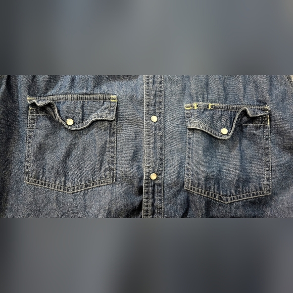 Brit & Bridle  - Mens  Blue Denim Sleeveless Shirt - Size L- EUC - Picture 2 of 5